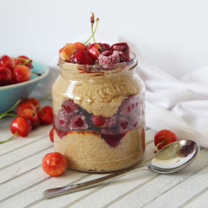 Hirseporridge mit Himbeeren